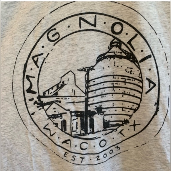MAGNOLIA HOME FIXER UPPER WACO TEXAS JOANNA GAINES SILOS LOGO grey top - Picture 3 of 3